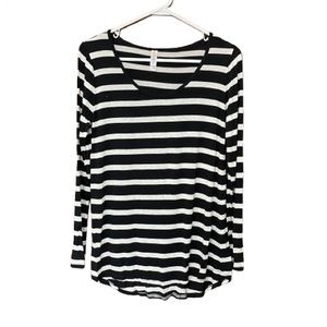 LuLaRoe Lynnae Black Cream Striped Size Small